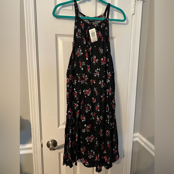 Torrid Off the Shoulder Roses Dress NWT 🌹🌹 - Picture 2 of 6